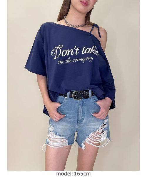 EGOIST（エゴイスト）の「ロゴワンショルカットソートップ（Tシャツ/カットソー・レディース・ブラック/ネイビー/ホワイト・FREE）」の14枚目の写真