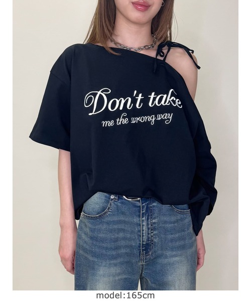 EGOIST（エゴイスト）の「ロゴワンショルカットソートップ（Tシャツ/カットソー・レディース・ブラック/ネイビー/ホワイト・FREE）」の16枚目の写真