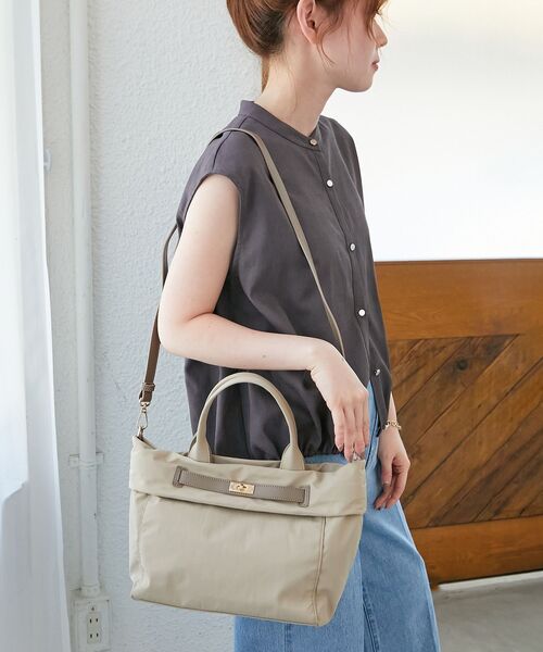 le.coeur blanc（ルクールブラン）の「ナイロンベルトデザイン2wayトート（トートバッグ・レディース・グレイッシュベージュ/ブラック・FREE）」の7枚目の写真