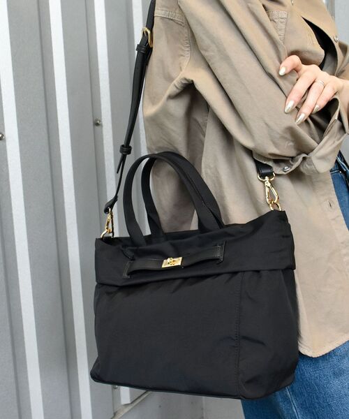 le.coeur blanc（ルクールブラン）の「ナイロンベルトデザイン2wayトート（トートバッグ・レディース・グレイッシュベージュ/ブラック・FREE）」の8枚目の写真