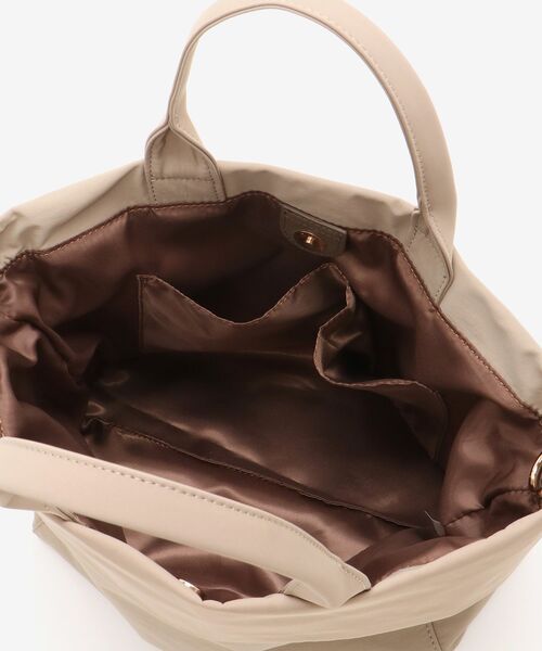 le.coeur blanc（ルクールブラン）の「ナイロンベルトデザイン2wayトート（トートバッグ・レディース・グレイッシュベージュ/ブラック・FREE）」の21枚目の写真