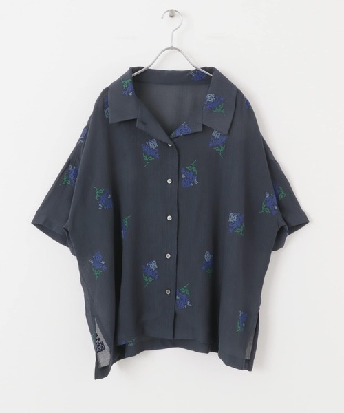 KBF(ケイビーエフ)の「『WEB限定』エンブロイダリーワイドシャツ(シャツ/ブラウス・レディース・アイボリー/ネイビー・ONE)」の8枚目の写真