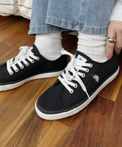 U.S. POLO ASSN.(ユーエスポロアッスン)の「U.S. POLO ASSN 加硫 ローカット キャンバススニーカー(スニーカー・レディース・ブラック/ホワイト・22.5cm/23cm/23.5cm/24cm/24.5cm/25cm)」の2枚目の写真