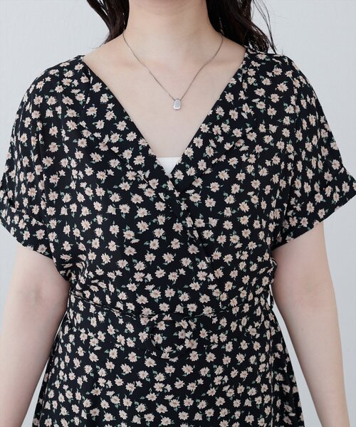 natural couture(ナチュラルクチュール)の「【WEB限定】トライアングルカラーワンピース(ワンピース・レディース・ベージュ/ネイビー/ブラック/サックスブルー/ボルドー・FREE)」の11枚目の写真