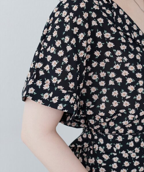natural couture(ナチュラルクチュール)の「【WEB限定】トライアングルカラーワンピース(ワンピース・レディース・ベージュ/ネイビー/ブラック/サックスブルー/ボルドー・FREE)」の8枚目の写真
