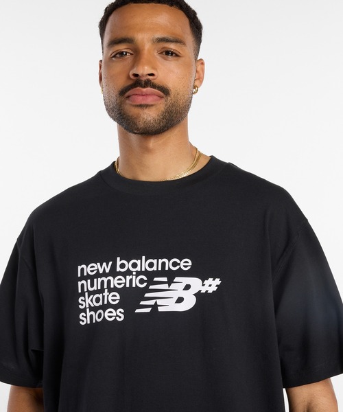NEW BALANCE(ニューバランス)の「Numeric スタックド グラフィック T-Shirt(Tシャツ/カットソー・メンズ・インディゴブルー/ホワイト/ブラック・XX-LARGE/X-LARGE/LARGE/MEDIUM/SMALL)」の16枚目の写真