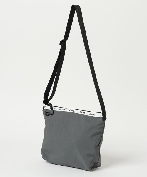 ALAND（エーランド）の「【UNISEX】ALAND／テープミニショルダーバッグ（ショルダーバッグ・レディース・オフホワイト/ブラック/グレー・ONE SIZE）」の3枚目の写真
