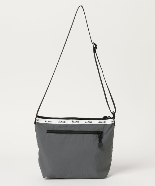 ALAND（エーランド）の「【UNISEX】ALAND／テープミニショルダーバッグ（ショルダーバッグ・レディース・オフホワイト/ブラック/グレー・ONE SIZE）」の4枚目の写真