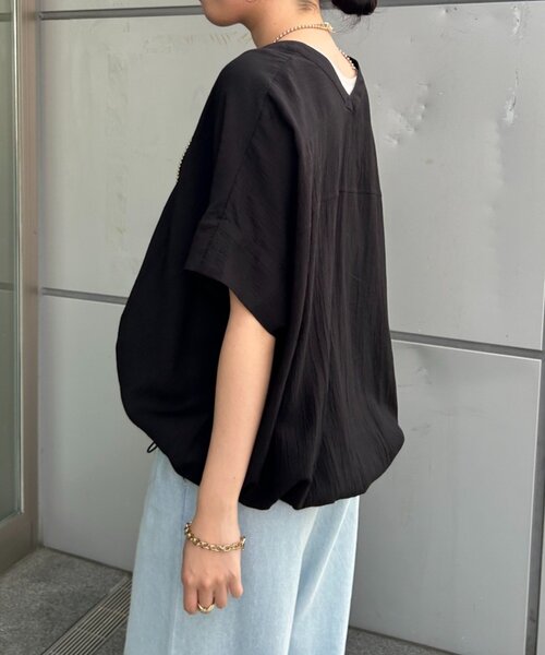 Jena espace merveilleux（ジェナ　エスパスメルヴェイユ）の「【スッキリ半袖Ⅴシャツ】裾ドロストダブルVシャツ（シャツ/ブラウス・レディース・グリーン/オフホワイト/ブラック・FREE）」の14枚目の写真