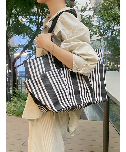 BAYFLOW（ベイフロー）の「BF PVCマーケバックＭ（トートバッグ・レディース・ネイビー/ブラック・0）」の20枚目の写真