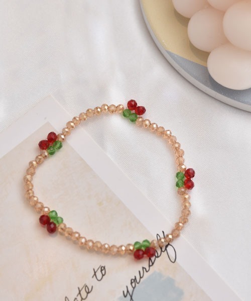 VIBGYOR Women(ヴィブジョー ウィメン)の「【urge select】キラキラ チェリー ビーズ ブレスレット【11色展開】(ブレスレット・レディース・グリーン/ピンク/レッド/ベージュ/ロイヤルブルー/パープル/イエロー/オレンジ/ブラック/ブルー/クリア・FREE)」の14枚目の写真