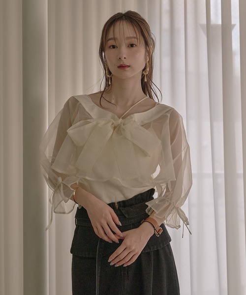 mideal(マイディール)の「2way ribbon cropped sheer blouse / 2wayリボンクロップドシアーブラウス(シャツ/ブラウス・レディース・アイボリー/ピンク・FREE)」の2枚目の写真