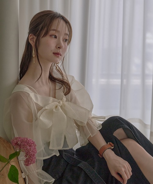mideal(マイディール)の「2way ribbon cropped sheer blouse / 2wayリボンクロップドシアーブラウス(シャツ/ブラウス・レディース・アイボリー/ピンク・FREE)」の8枚目の写真