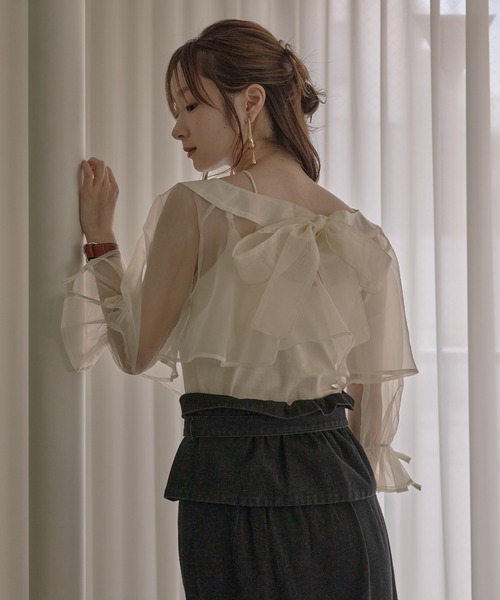 mideal(マイディール)の「2way ribbon cropped sheer blouse / 2wayリボンクロップドシアーブラウス(シャツ/ブラウス・レディース・アイボリー/ピンク・FREE)」の11枚目の写真