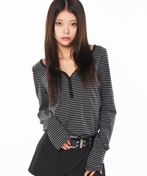 WISH FOR EVER（ウィッシュフォーエバー）の「ASSORT HENRY NECK LONG SLEEVE / アソートヘンリーネックロングスリーブ（Tシャツ/カットソー・レディース・ブラック/その他/オフホワイト・MEDIUM/SMALL）」の3枚目の写真