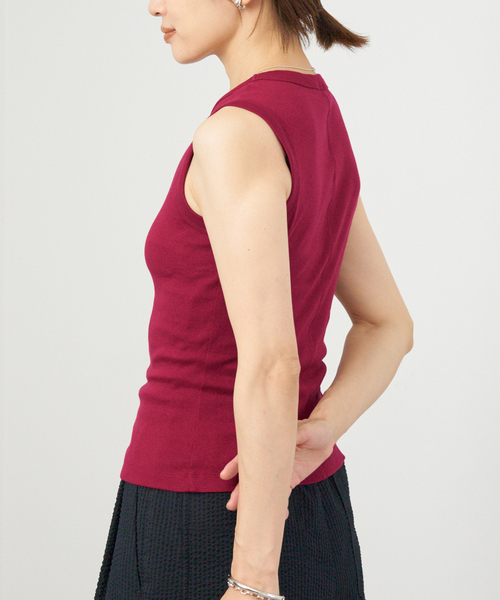 IENA（イエナ）の「FLORE FLORE/フローレフローレ ESME TANK タンクトップ（タンクトップ・レディース・アイボリー/ブラック/バーガンディー/ベージュ・FREE）」の4枚目の写真