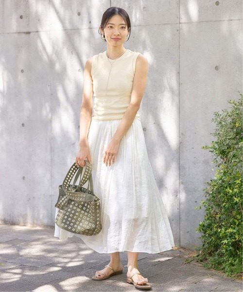 IENA（イエナ）の「FLORE FLORE/フローレフローレ ESME TANK タンクトップ（タンクトップ・レディース・アイボリー/ブラック/バーガンディー/ベージュ・FREE）」の21枚目の写真