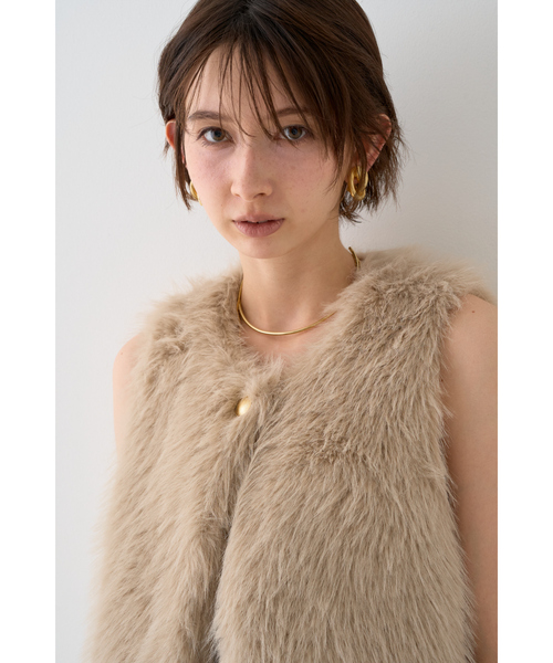 EMMA　ROUGE VIF（エマルージュヴィフ）の「【一部店舗限定】エコファーベスト（ベスト・レディース・ライトベージュ/モカ・フリー）」の21枚目の写真