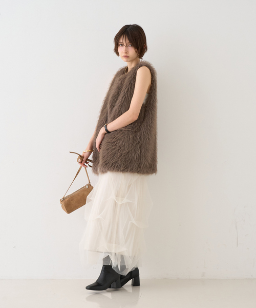 EMMA　ROUGE VIF（エマルージュヴィフ）の「【一部店舗限定】エコファーベスト（ベスト・レディース・ライトベージュ/モカ・フリー）」の13枚目の写真