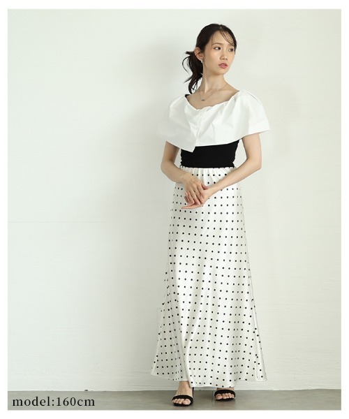 Sawa a la mode(サワアラモード)の「オフショルダー風異素材ケープトップス(シャツ/ブラウス・レディース・ブラック×ホワイト/ブラック・FREE)」の6枚目の写真