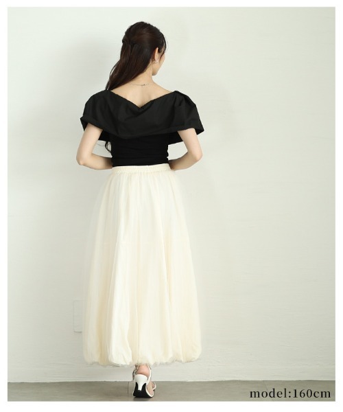 Sawa a la mode(サワアラモード)の「オフショルダー風異素材ケープトップス(シャツ/ブラウス・レディース・ブラック×ホワイト/ブラック・FREE)」の17枚目の写真
