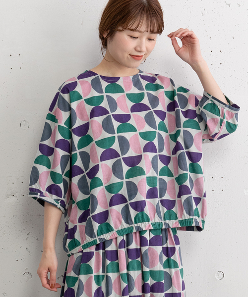 POU DOU DOU(プードゥドゥ)の「<made in INDIA>Art motif print プルオーバーブラウス(シャツ/ブラウス・レディース・ピンク/ブルー・M)」の1枚目の写真