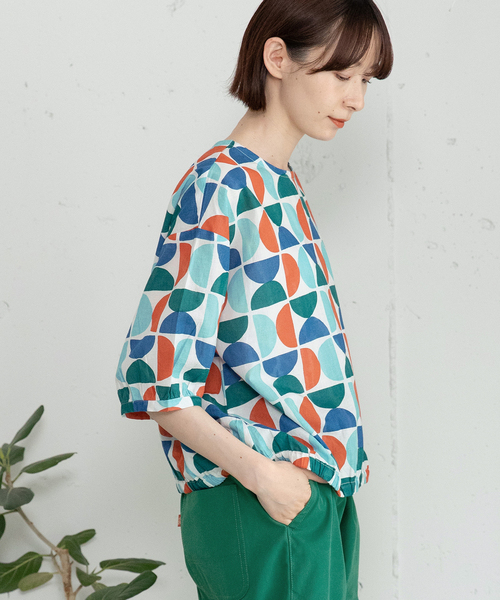 POU DOU DOU(プードゥドゥ)の「<made in INDIA>Art motif print プルオーバーブラウス(シャツ/ブラウス・レディース・ピンク/ブルー・M)」の5枚目の写真