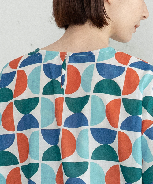 POU DOU DOU(プードゥドゥ)の「<made in INDIA>Art motif print プルオーバーブラウス(シャツ/ブラウス・レディース・ピンク/ブルー・M)」の13枚目の写真