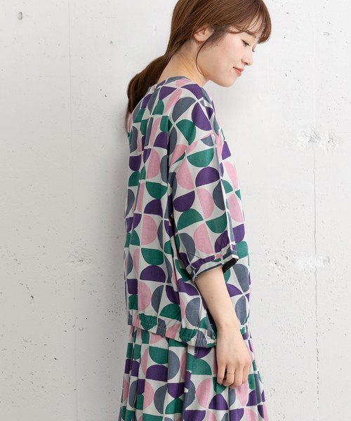 POU DOU DOU(プードゥドゥ)の「<made in INDIA>Art motif print プルオーバーブラウス(シャツ/ブラウス・レディース・ピンク/ブルー・M)」の16枚目の写真