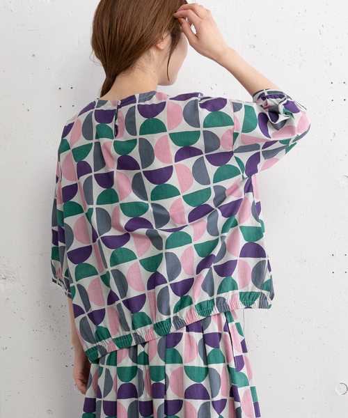 POU DOU DOU(プードゥドゥ)の「<made in INDIA>Art motif print プルオーバーブラウス(シャツ/ブラウス・レディース・ピンク/ブルー・M)」の17枚目の写真