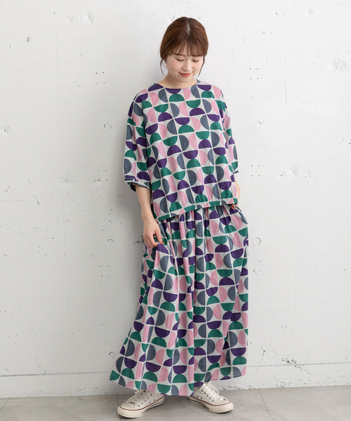 POU DOU DOU(プードゥドゥ)の「<made in INDIA>Art motif print プルオーバーブラウス(シャツ/ブラウス・レディース・ピンク/ブルー・M)」の18枚目の写真