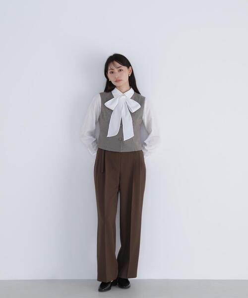NATURAL BEAUTY BASIC(ナチュラルビューティーベーシック)の「◇シャツカラーリボンブラウス(シャツ/ブラウス・レディース・ブルー/ベージュ/オフホワイト・SMALL/MEDIUM)」の5枚目の写真