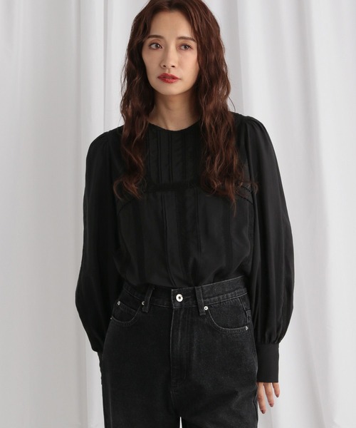 mysty woman（ミスティウーマン）の「ピンタックレースブラウス 581518（Tシャツ/カットソー・レディース・アイボリー/ベージュ/ブラック・FREE）」の3枚目の写真