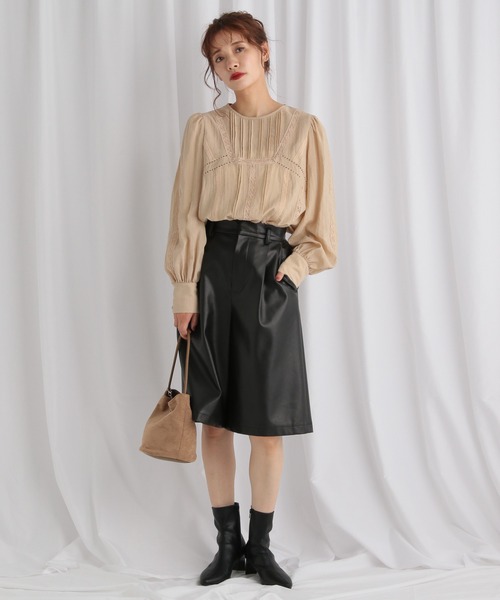 mysty woman（ミスティウーマン）の「ピンタックレースブラウス 581518（Tシャツ/カットソー・レディース・アイボリー/ベージュ/ブラック・FREE）」の17枚目の写真