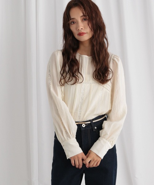 mysty woman（ミスティウーマン）の「ピンタックレースブラウス 581518（Tシャツ/カットソー・レディース・アイボリー/ベージュ/ブラック・FREE）」の6枚目の写真