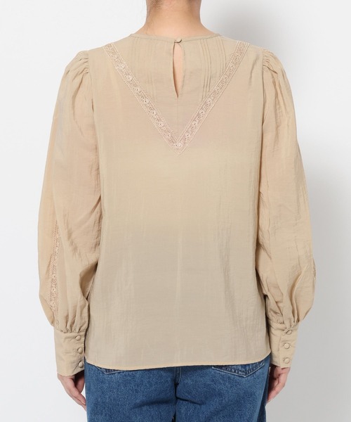 mysty woman（ミスティウーマン）の「ピンタックレースブラウス 581518（Tシャツ/カットソー・レディース・アイボリー/ベージュ/ブラック・FREE）」の12枚目の写真