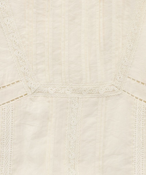 mysty woman（ミスティウーマン）の「ピンタックレースブラウス 581518（Tシャツ/カットソー・レディース・アイボリー/ベージュ/ブラック・FREE）」の15枚目の写真