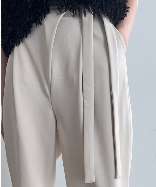 ベルテッドテーパードパンツ（スラックス）｜DFFUR.（ディフル