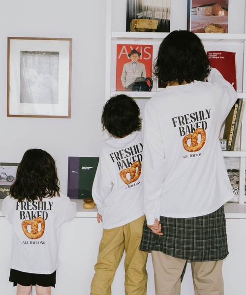 and D. petit main(アンドディープティマイン)の「【親子リンク】【DAD】アソート転写ワイドロンT(Tシャツ/カットソー・メンズ・ブルー/イエロー/ホワイト・F)」の6枚目の写真