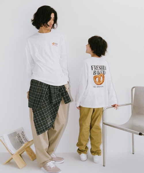 and D. petit main(アンドディープティマイン)の「【親子リンク】【DAD】アソート転写ワイドロンT(Tシャツ/カットソー・メンズ・ブルー/イエロー/ホワイト・F)」の7枚目の写真