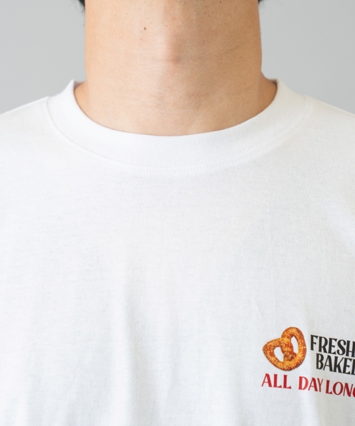and D. petit main(アンドディープティマイン)の「【親子リンク】【DAD】アソート転写ワイドロンT(Tシャツ/カットソー・メンズ・ブルー/イエロー/ホワイト・F)」の10枚目の写真