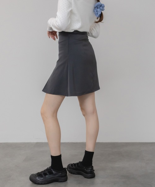 HEILIS(ヘイリス)の「プリーツミニスカート/ブラック グレー プリーツ スカート ファスナー開閉 春服 秋服 冬服 ミニスカ 台形 韓国 ノームコア ガーリー シティガール 膝上(スカート・レディース・グレー/ブラック・FREE)」の5枚目の写真