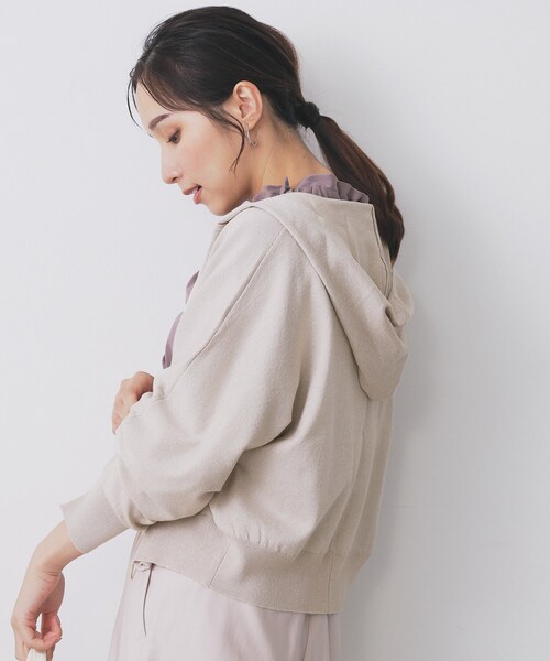 index（インデックス）の「ドルマンジップラメパーカ【洗濯機OK】（パーカー・レディース・ベージュ系その他7/グレー系4/ブラック系5・00）」の8枚目の写真