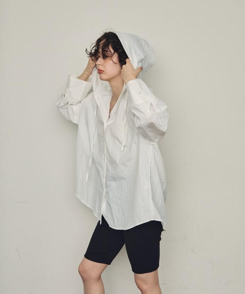 Trish(トリッシュ)の「ナイロンフードシャツ(シャツ/ブラウス・レディース・ホワイト/ブラック・MEDIUM)」の10枚目の写真