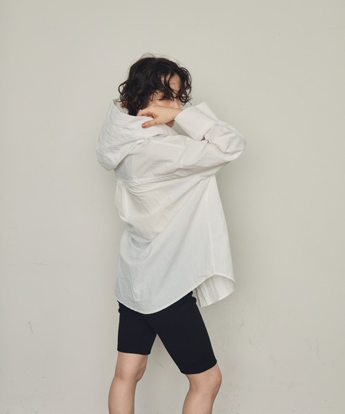 Trish(トリッシュ)の「ナイロンフードシャツ(シャツ/ブラウス・レディース・ホワイト/ブラック・MEDIUM)」の16枚目の写真