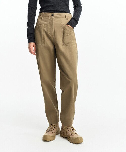 AIGLE(エーグル)の「コーデュロイ バルーンパンツ(チノパンツ・レディース・カーキ/ベージュ・38/40/36)」の19枚目の写真