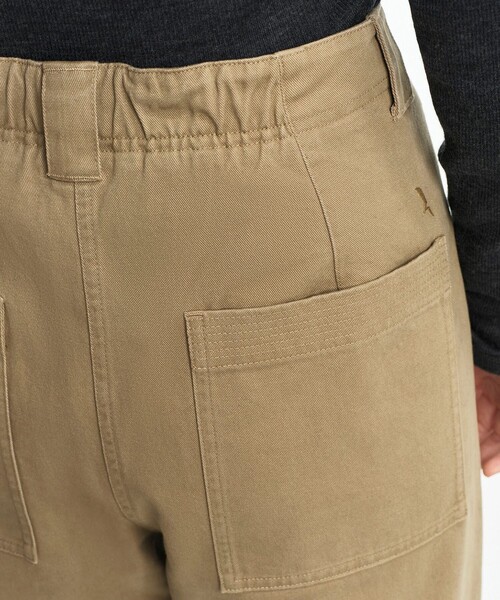 AIGLE(エーグル)の「コーデュロイ バルーンパンツ(チノパンツ・レディース・カーキ/ベージュ・38/40/36)」の22枚目の写真