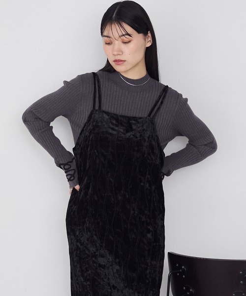 forksy.(フォルクシー)の「【forksy.】裾スリットベロアキャミロングワンピース(ワンピース・レディース・ブラック/ブラウン/グレー・FREE)」の1枚目の写真