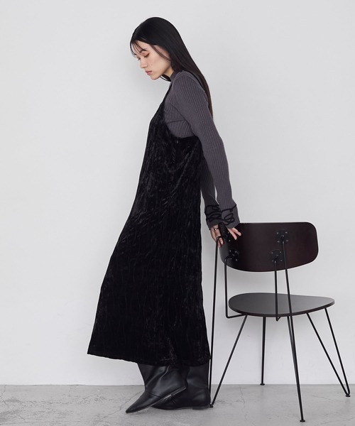 forksy.(フォルクシー)の「【forksy.】裾スリットベロアキャミロングワンピース(ワンピース・レディース・ブラック/ブラウン/グレー・FREE)」の6枚目の写真