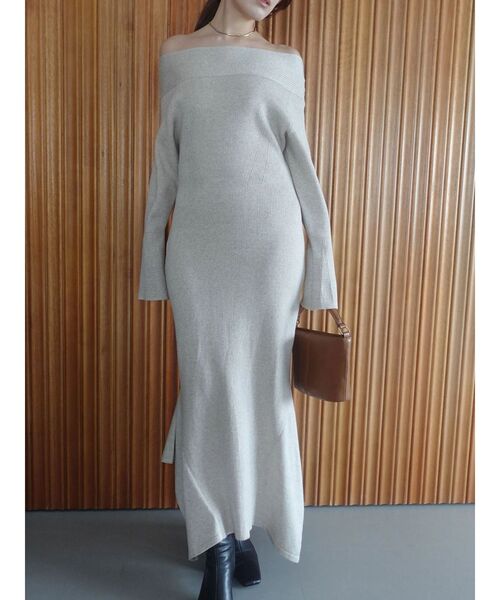 LAGUNAMOON（ラグナムーン）の「オフショルリブニットワンピース（ワンピース・レディース・ベージュ/グレー・SMALL/MEDIUM）」の4枚目の写真